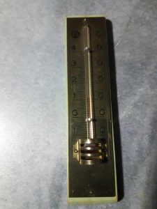 Bilden visar en termometer.