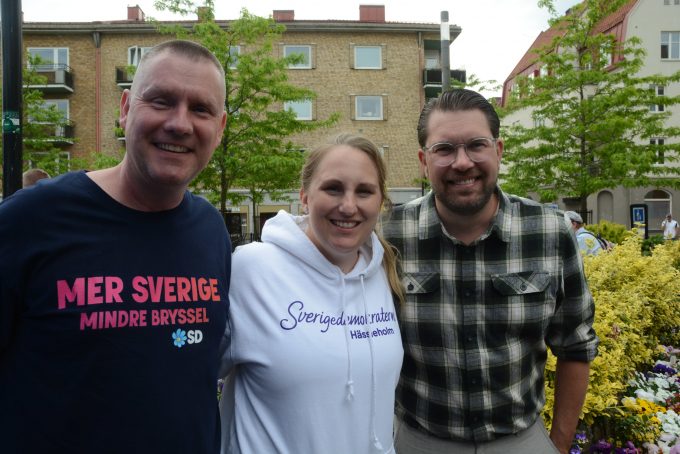 Bilden visar Johan Wifralius, Hanna Nilsson och Jimmie Åkesson.