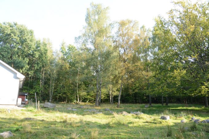 Bilden visar området bakom Ronnys hus.